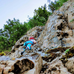 Ups & Wow - Two easy escalade routes suited for beginers and kids