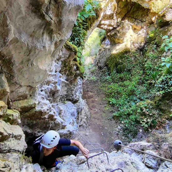 Șura Ușorilor – Valea Dâlbii, Căbești, Bihor Șura Ușorilor – Valea Dâlbii, Căbești, Bihor